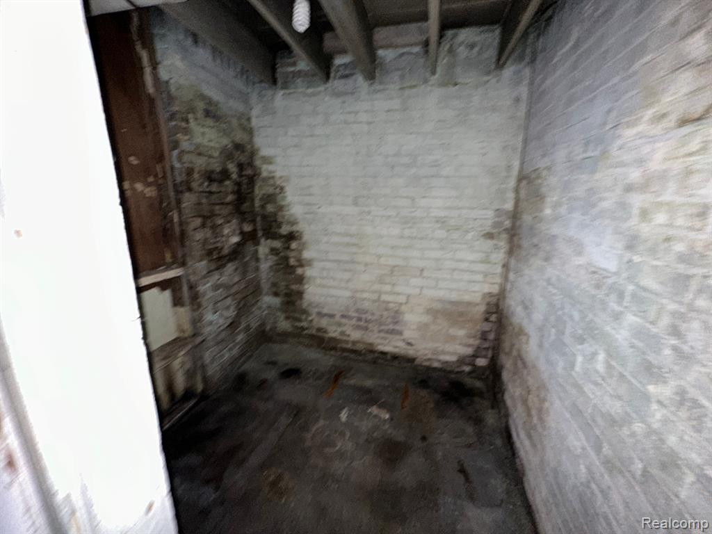 555 W GREENDALE, Highland Park, MI 48203 — Photo 63