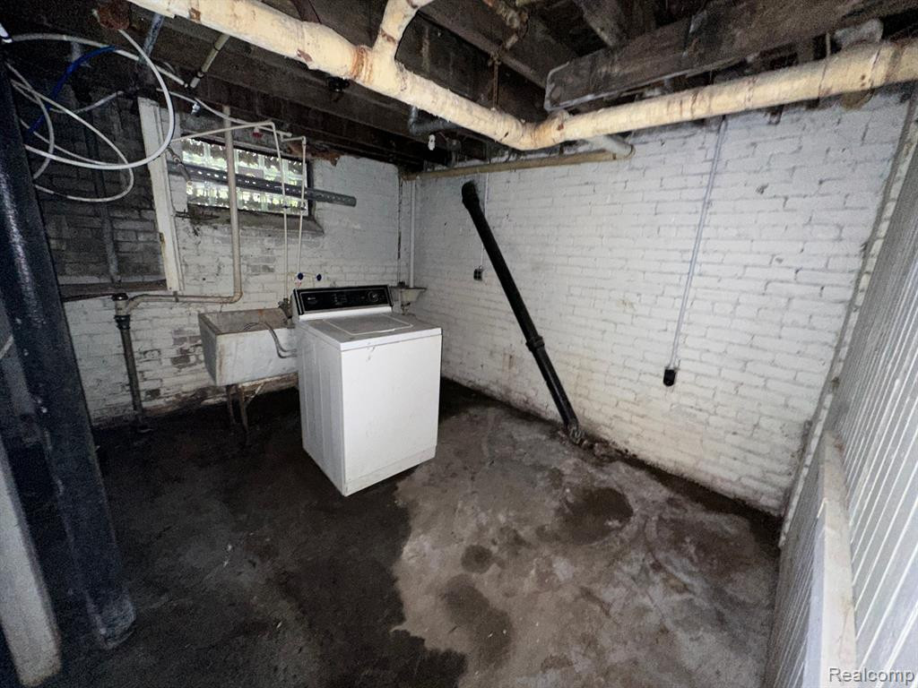 555 W GREENDALE, Highland Park, MI 48203 — Photo 70