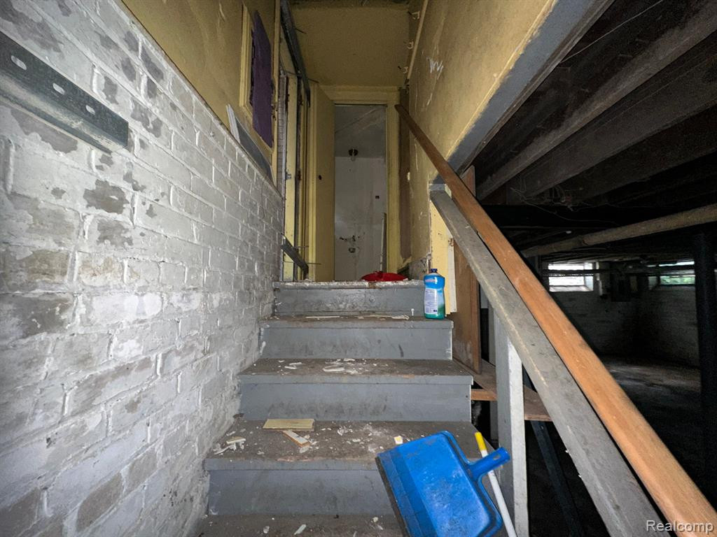 555 W GREENDALE, Highland Park, MI 48203 — Photo 73
