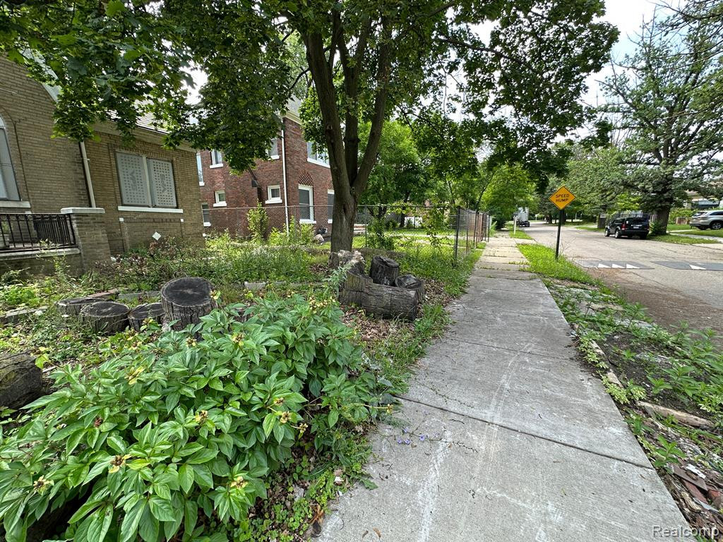 555 W GREENDALE, Highland Park, MI 48203 — Photo 86