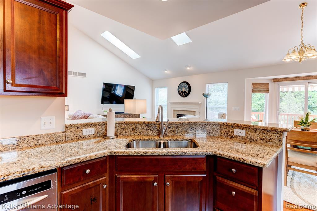 40791 Lenox Park Drive, Novi, MI 48377 — Photo 16