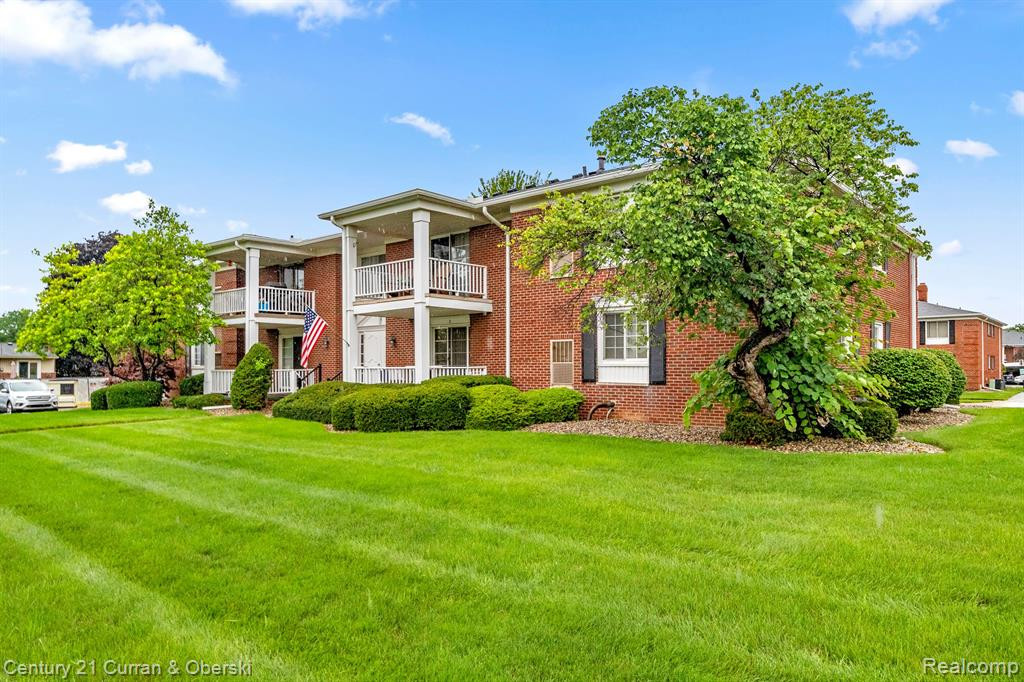 1749 MONTICELLO Street, E-3, Trenton, MI 48183 — Photo 2