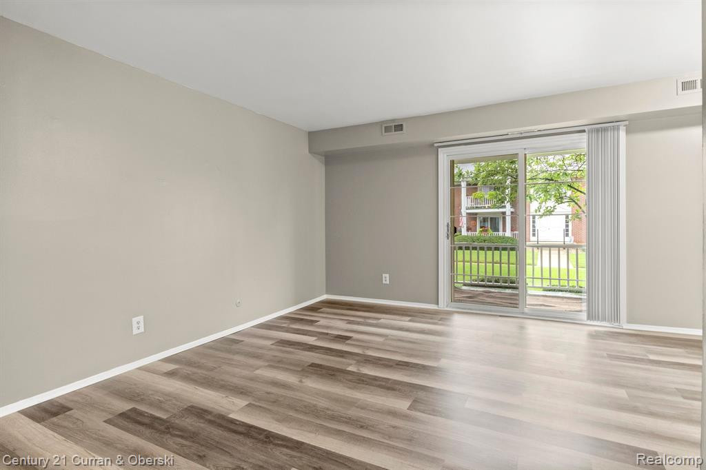 1749 MONTICELLO Street, E-3, Trenton, MI 48183 — Photo 6