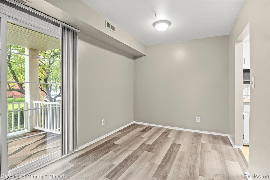 1749 MONTICELLO Street, E-3, Trenton, MI 48183 — Photo 11