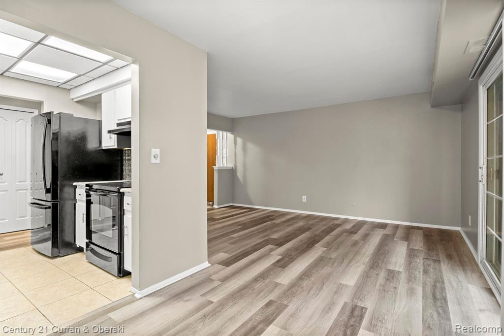 1749 MONTICELLO Street, E-3, Trenton, MI 48183 — Photo 13