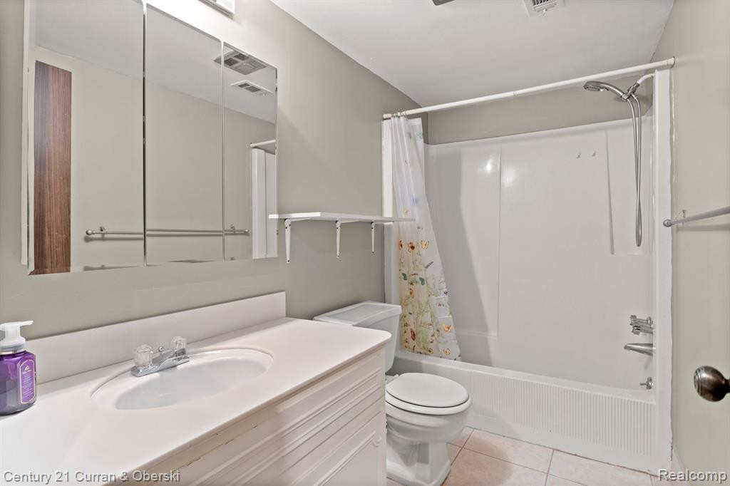 1749 MONTICELLO Street, E-3, Trenton, MI 48183 — Photo 18