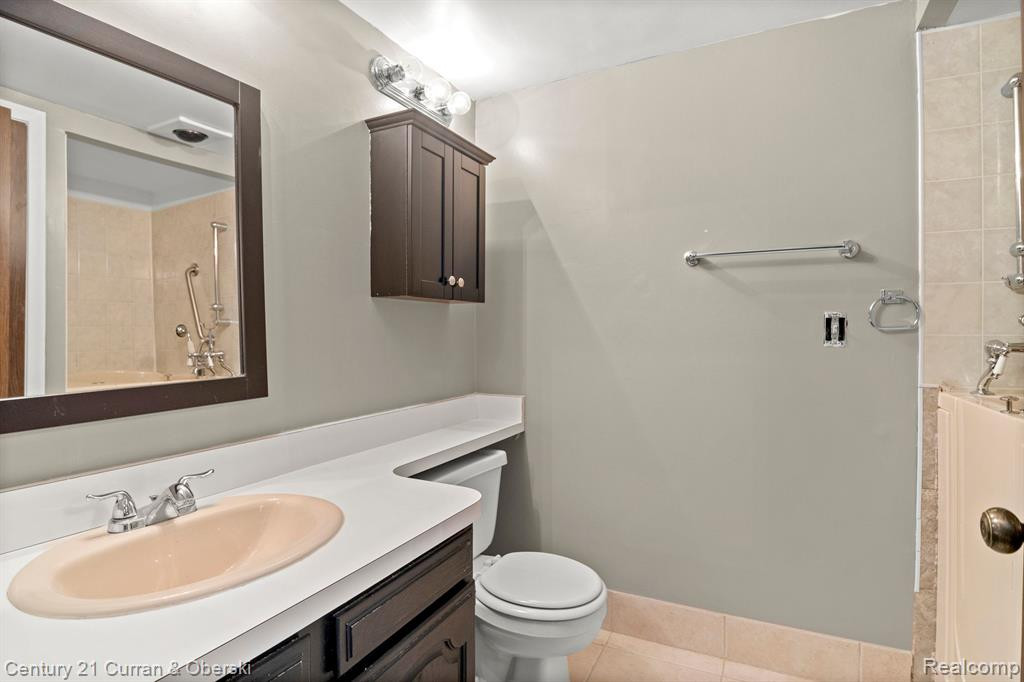 1749 MONTICELLO Street, E-3, Trenton, MI 48183 — Photo 22