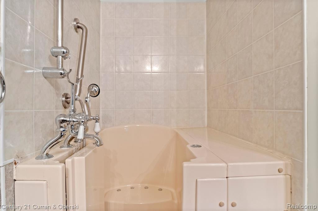 1749 MONTICELLO Street, E-3, Trenton, MI 48183 — Photo 23