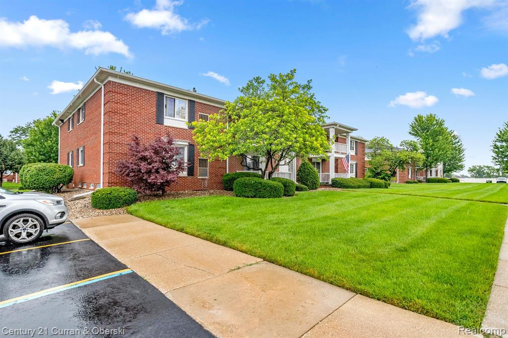 1749 MONTICELLO Street, E-3, Trenton, MI 48183 — Photo 30