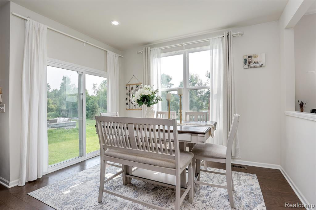 704 BACKSHORE Drive, Canton, MI 48187 — Photo 9