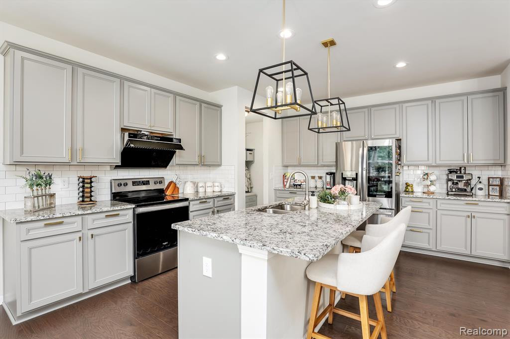 704 BACKSHORE Drive, Canton, MI 48187 — Photo 12