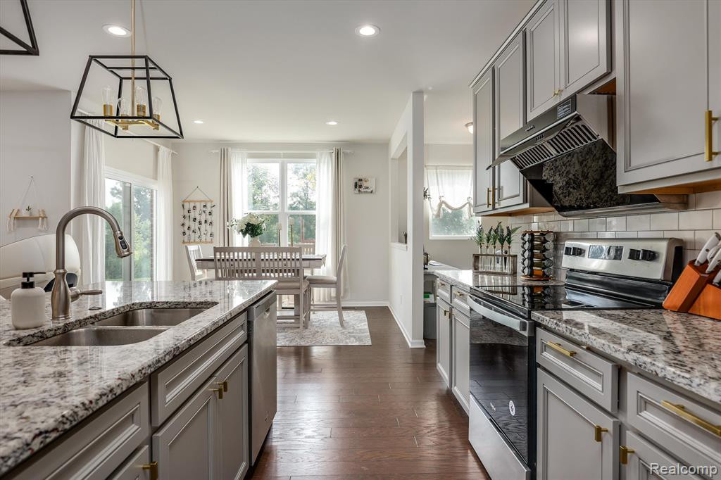 704 BACKSHORE Drive, Canton, MI 48187 — Photo 14