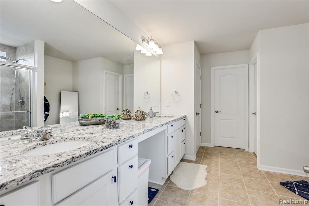 704 BACKSHORE Drive, Canton, MI 48187 — Photo 20