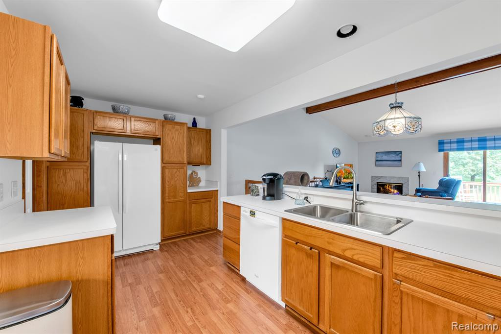 42100 STARLITE, Canton, MI 48187 — Photo 7
