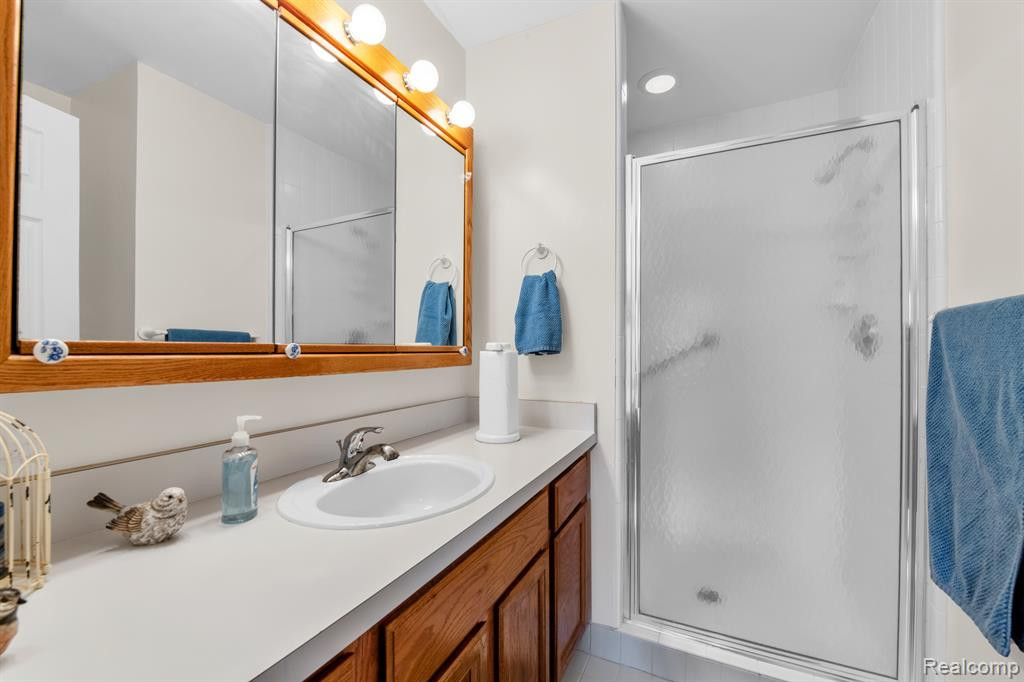 42100 STARLITE, Canton, MI 48187 — Photo 13