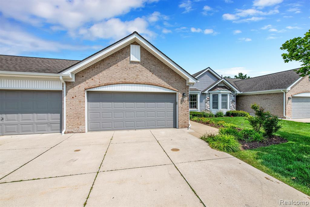 42100 STARLITE, Canton, MI 48187 — Photo 32