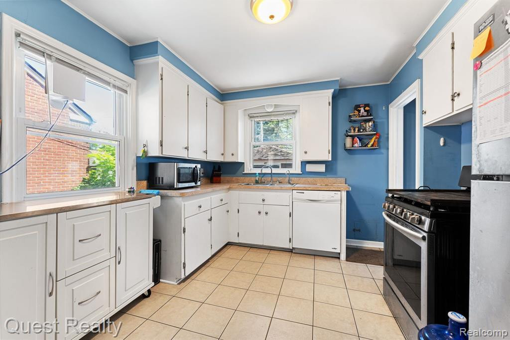 9984 HEMINGWAY, Redford, MI 48239 — Photo 8