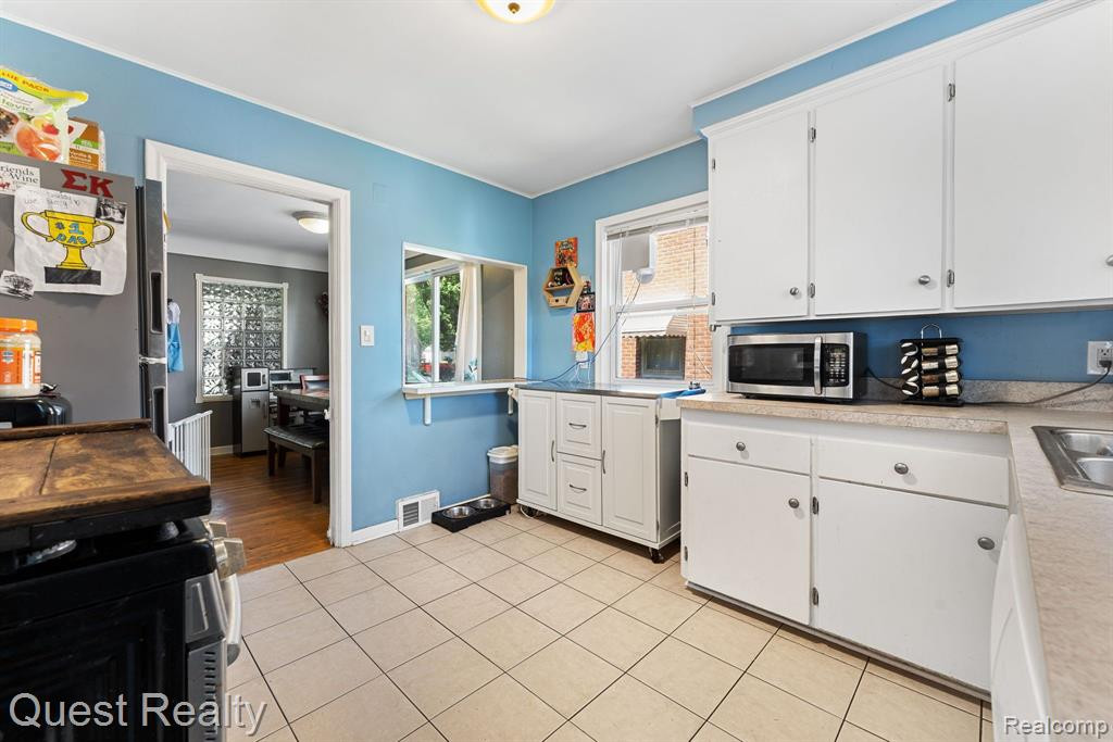 9984 HEMINGWAY, Redford, MI 48239 — Photo 9