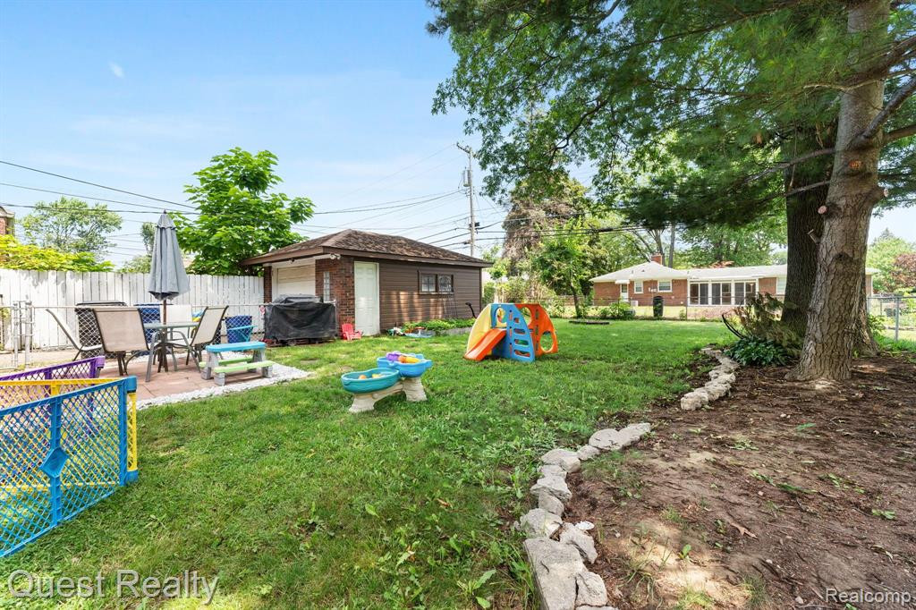 9984 HEMINGWAY, Redford, MI 48239 — Photo 22