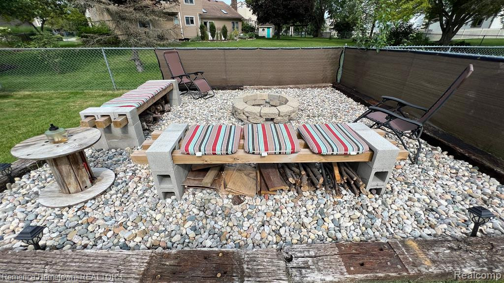 1108 W LEMONT, Canton, MI 48187 — Photo 21