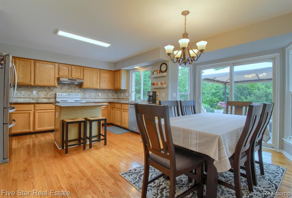 45488 Morningside Road, Canton, MI 48187 — Photo 10