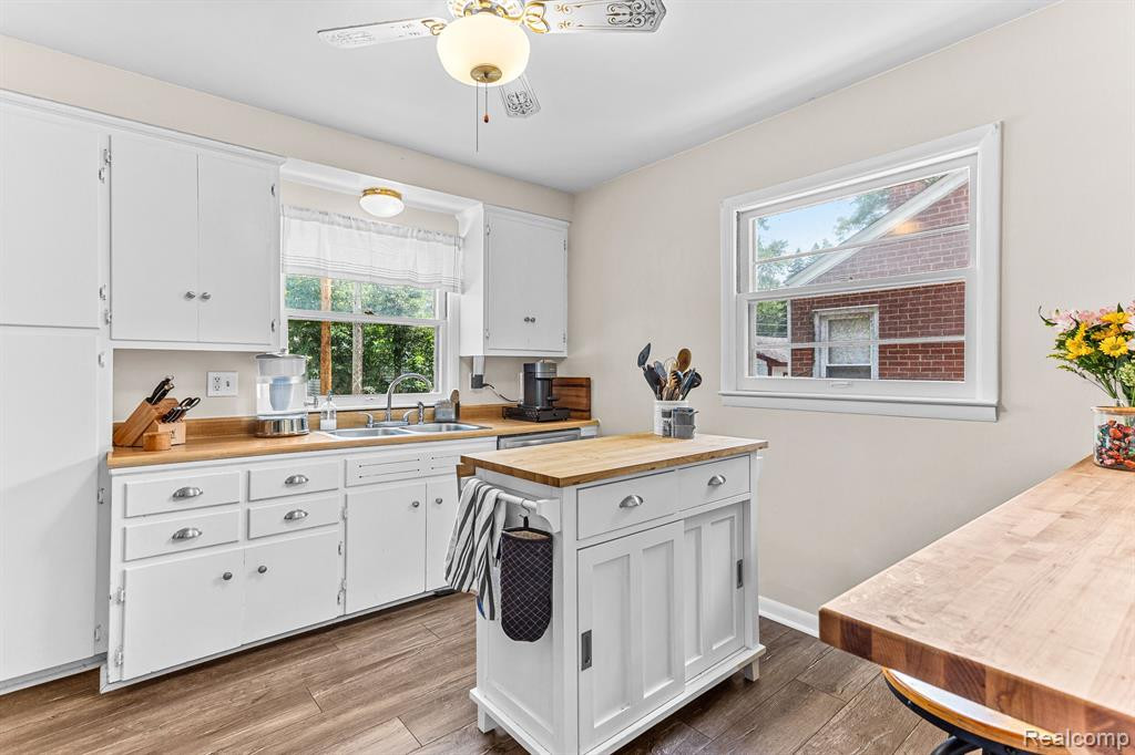 8614 GRAYFIELD Street, Dearborn Heights, MI 48127 — Photo 4