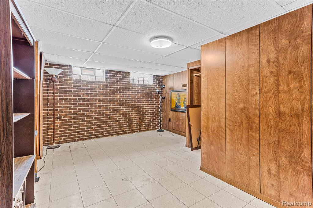 8614 GRAYFIELD Street, Dearborn Heights, MI 48127 — Photo 19