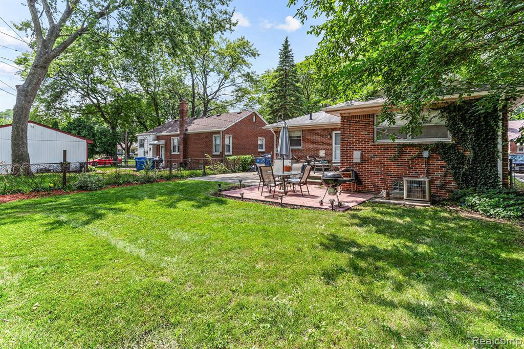 8614 GRAYFIELD Street, Dearborn Heights, MI 48127 — Photo 24