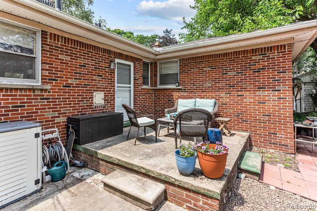 8614 GRAYFIELD Street, Dearborn Heights, MI 48127 — Photo 27