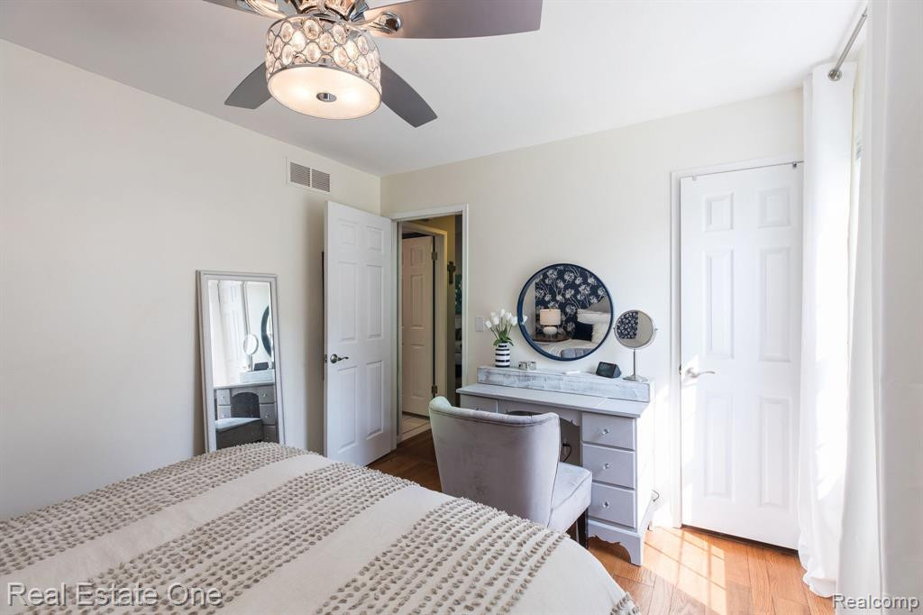 21248 E GLEN HAVEN Circle, Northville, MI 48167 — Photo 16