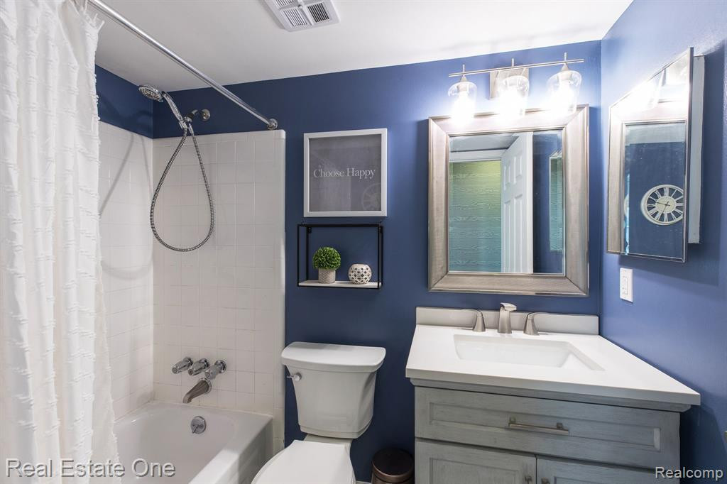 21248 E GLEN HAVEN Circle, Northville, MI 48167 — Photo 20