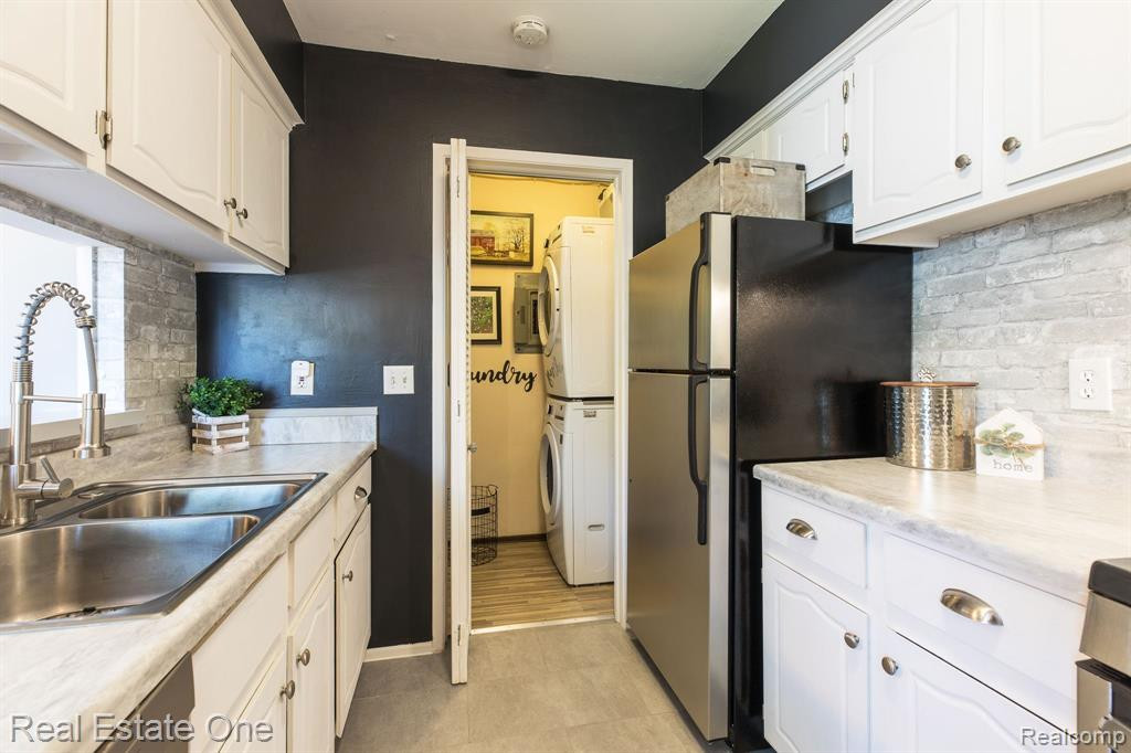 21248 E GLEN HAVEN Circle, Northville, MI 48167 — Photo 24