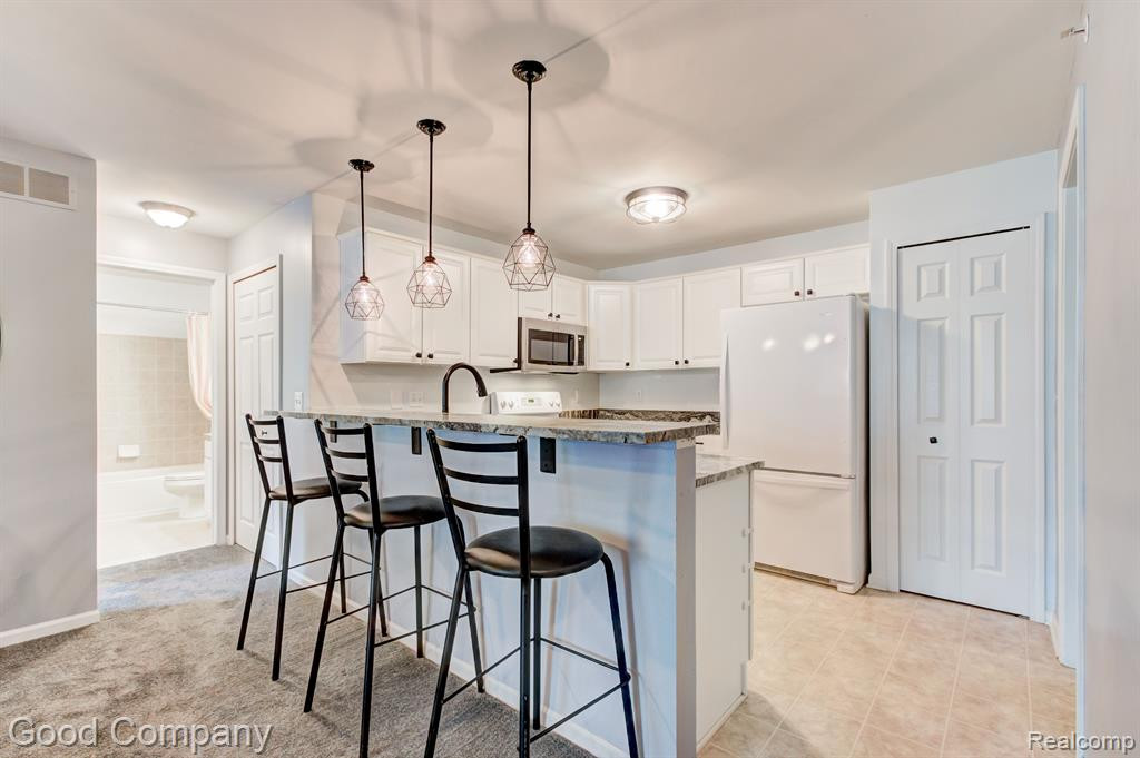 33103 EMMA Circle, Walled Lake, MI 48390 — Photo 12