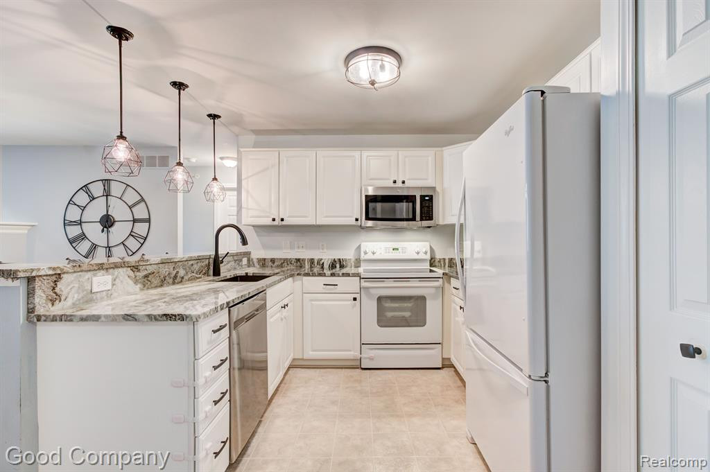 33103 EMMA Circle, Walled Lake, MI 48390 — Photo 13