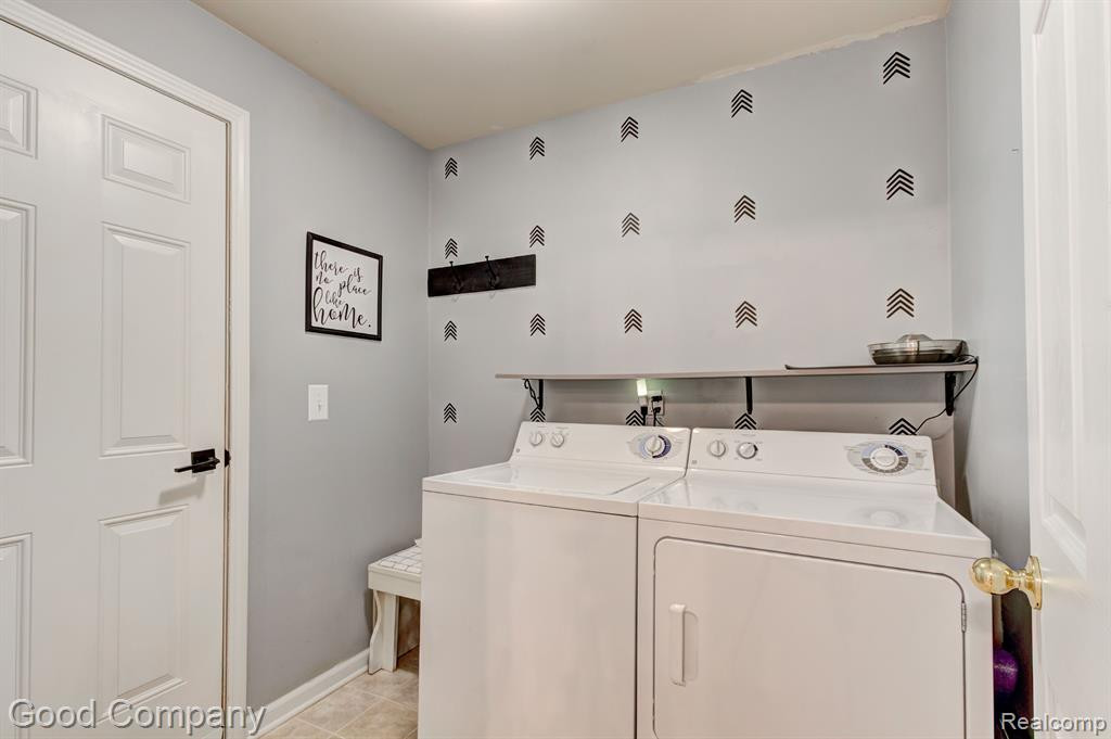 33103 EMMA Circle, Walled Lake, MI 48390 — Photo 18