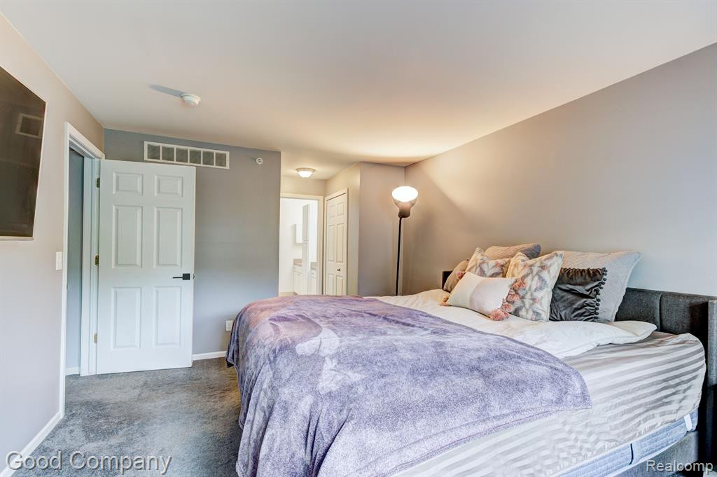 33103 EMMA Circle, Walled Lake, MI 48390 — Photo 21