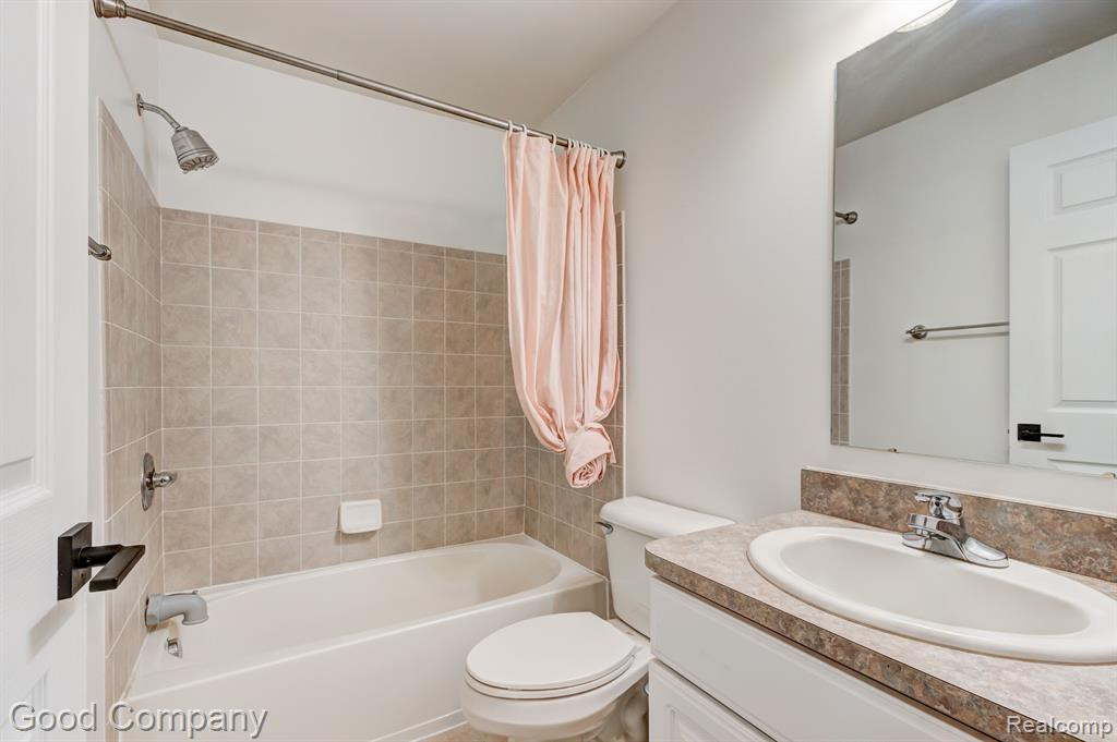 33103 EMMA Circle, Walled Lake, MI 48390 — Photo 30