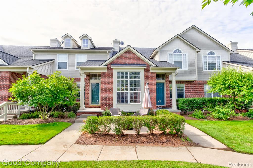 33103 EMMA Circle, Walled Lake, MI 48390 — Photo 34