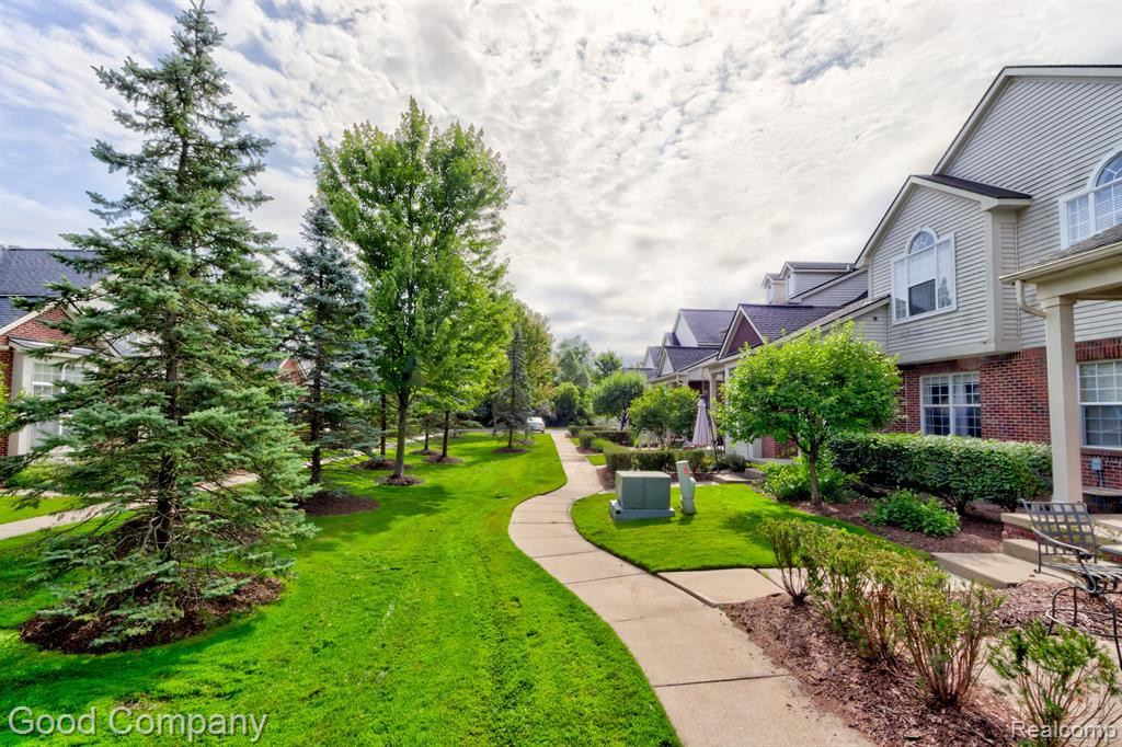 33103 EMMA Circle, Walled Lake, MI 48390 — Photo 36