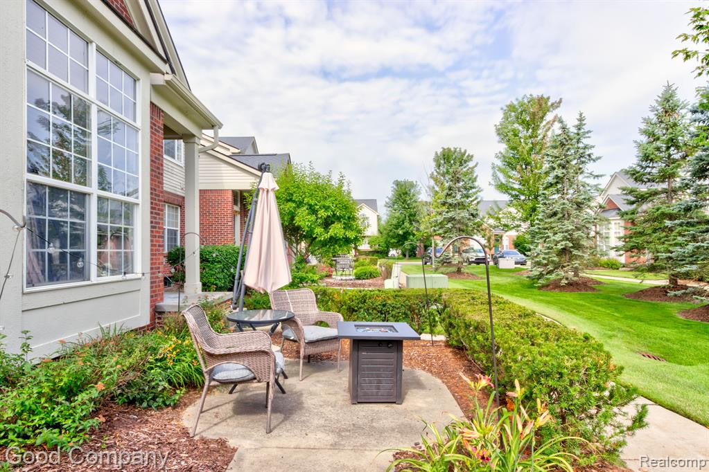 33103 EMMA Circle, Walled Lake, MI 48390 — Photo 38
