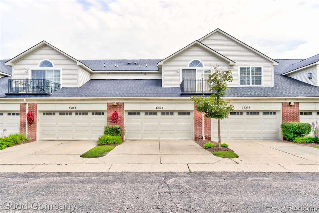 33103 EMMA Circle, Walled Lake, MI 48390 — Photo 40