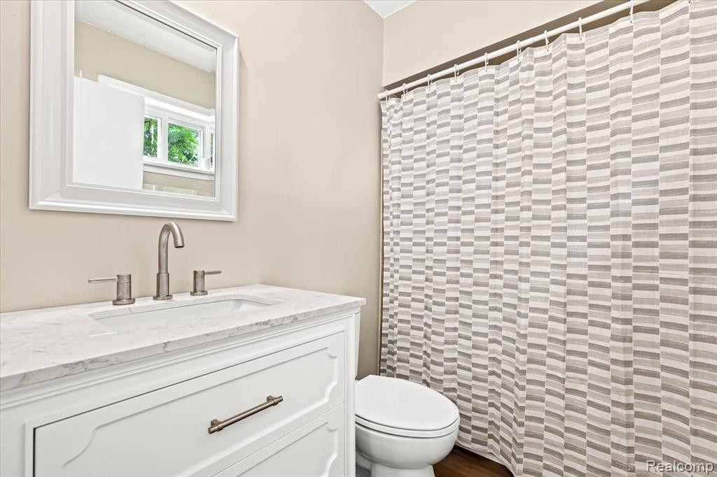 959 LUCILLE Drive, Wolverine Lake, MI 48390 — Photo 17