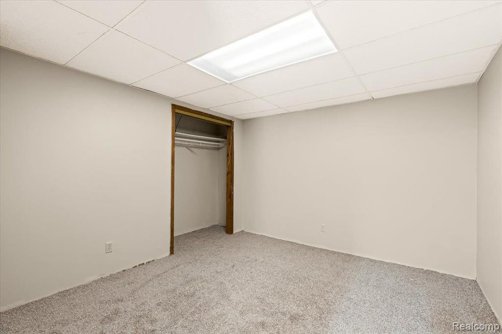 959 LUCILLE Drive, Wolverine Lake, MI 48390 — Photo 25