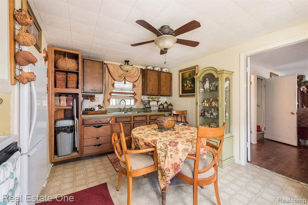 26 BROADWAY Street, Oxford, MI 48371 — Photo 9