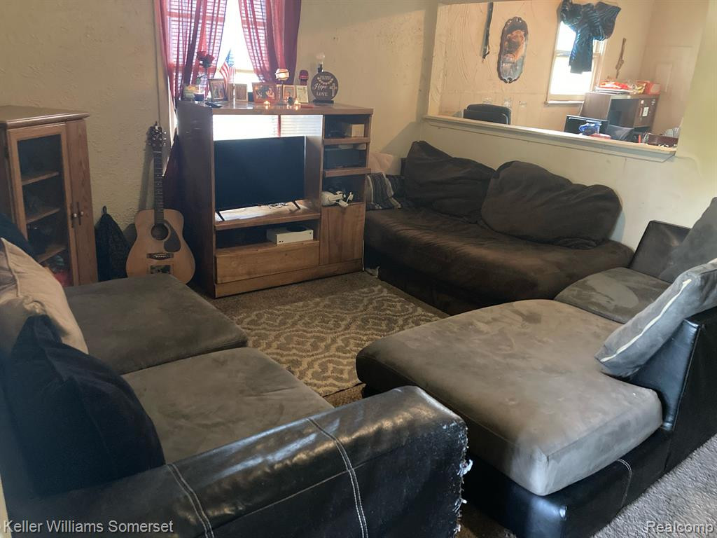 8119 ESSEX Avenue, Warren, MI 48089 — Photo 4