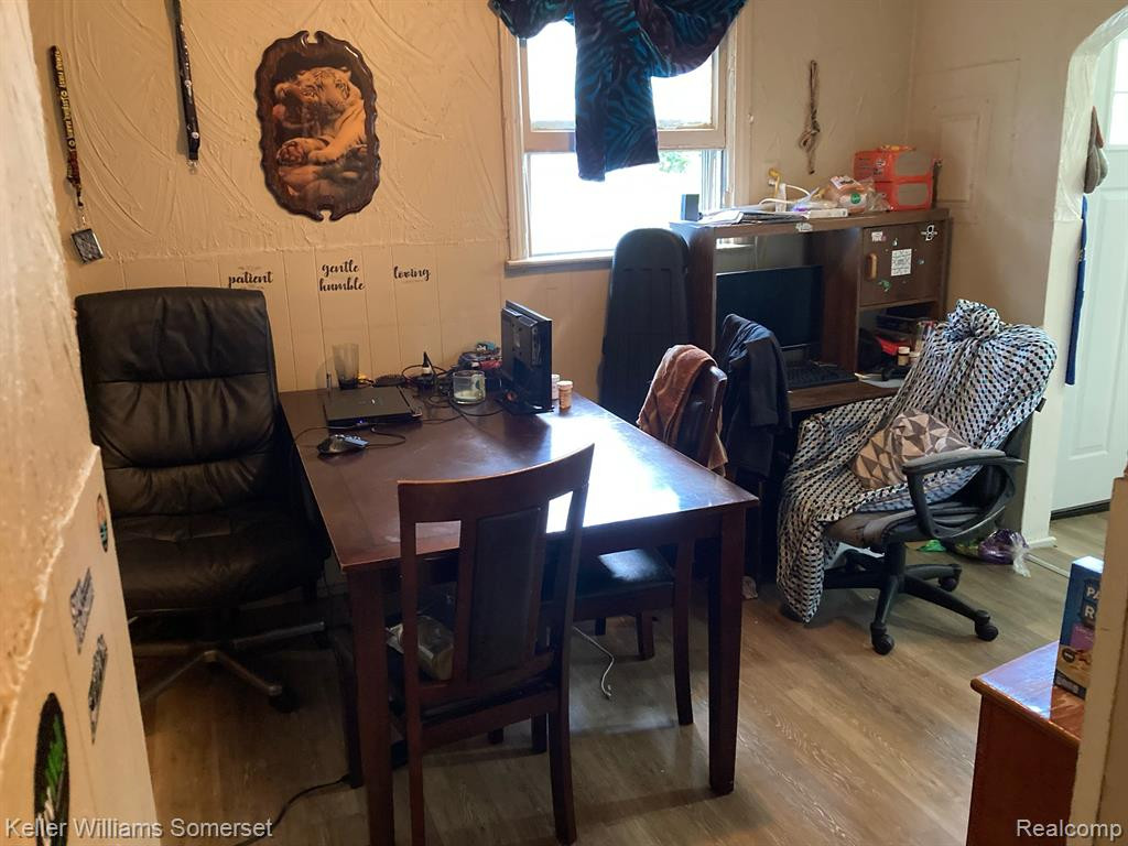 8119 ESSEX Avenue, Warren, MI 48089 — Photo 7