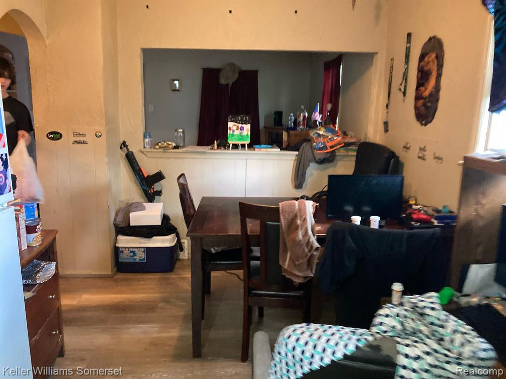 8119 ESSEX Avenue, Warren, MI 48089 — Photo 8