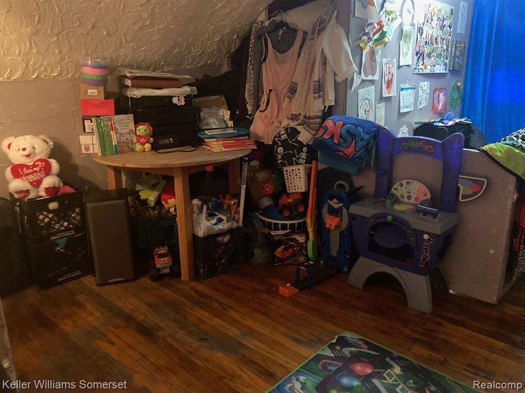 8119 ESSEX Avenue, Warren, MI 48089 — Photo 12