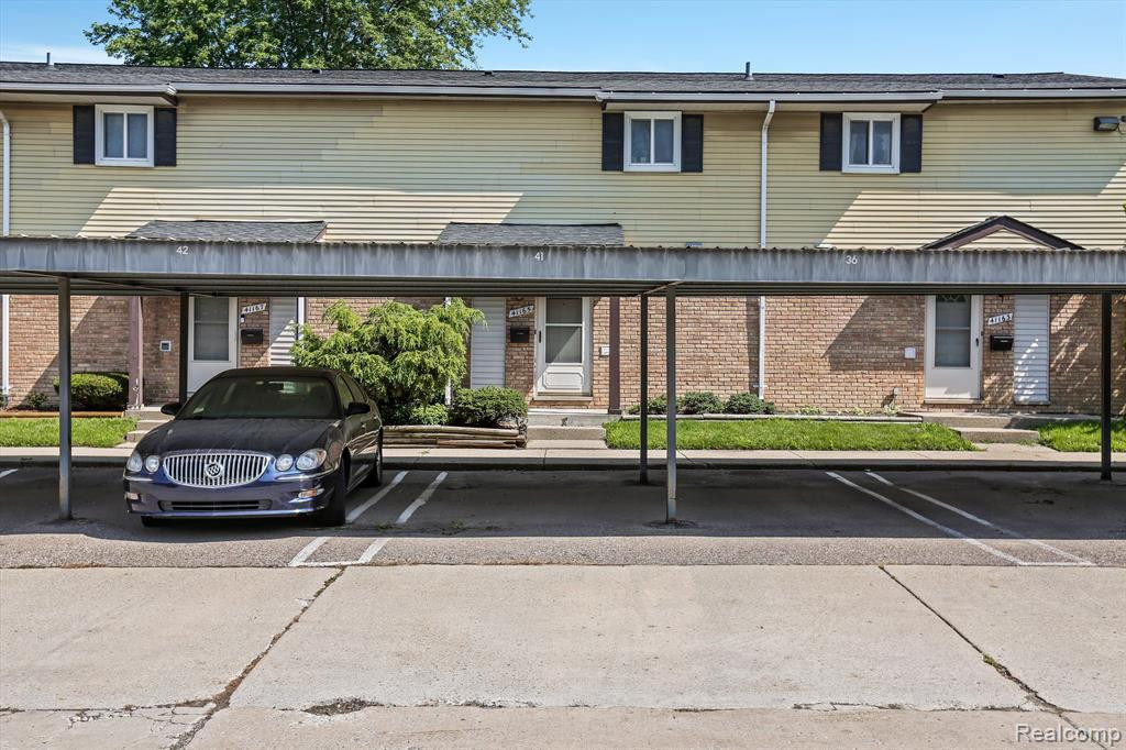 41165 S WOODBURY GREEN Drive, Belleville, MI 48111 — Photo 2