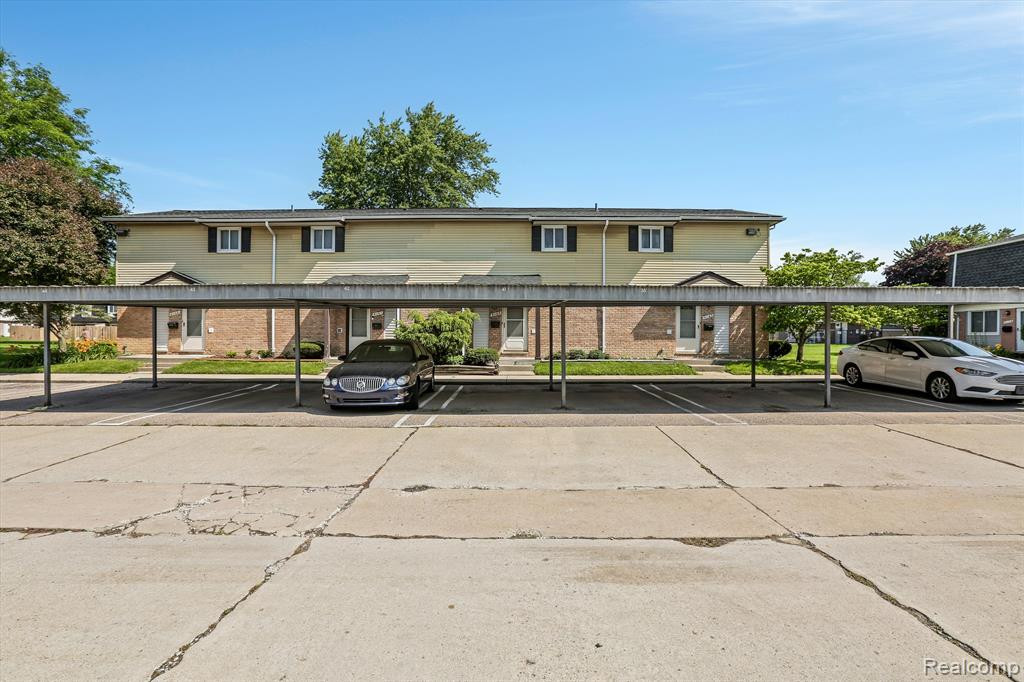 41165 S WOODBURY GREEN Drive, Belleville, MI 48111 — Photo 3